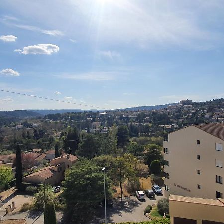 La Vue Du Chateau - Tout Confort Gréoux-les-Bains Екстериор снимка